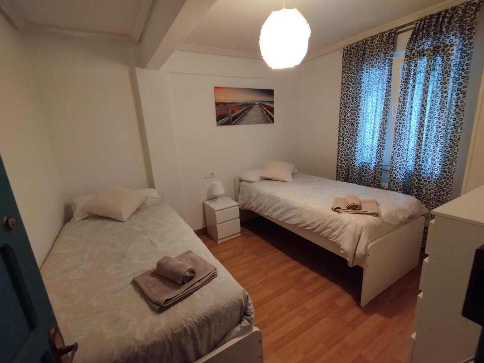 Plaza Fernando VI Cerca Playa Arbeyal Apartment Gijon Luaran gambar