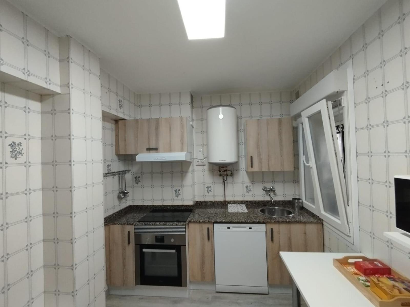 Plaza Fernando VI Cerca Playa Arbeyal Apartment Gijon Luaran gambar